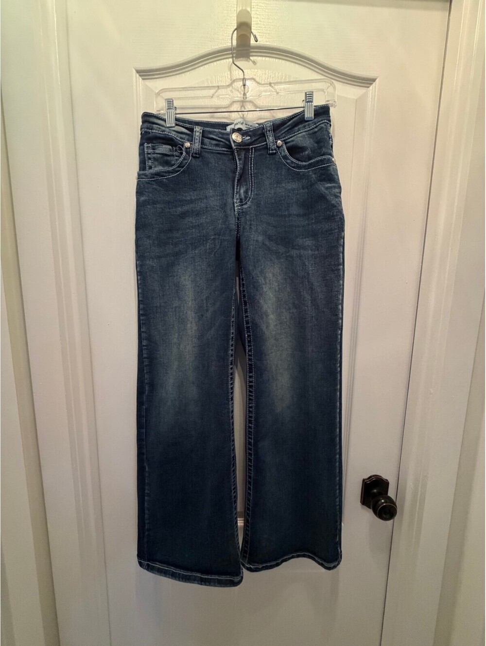Tepatia Jeans US 7 Wide Leg Medium Wash Embellished Back Pockets Button Fly